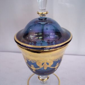 Bonbonniere with lid, Crystal